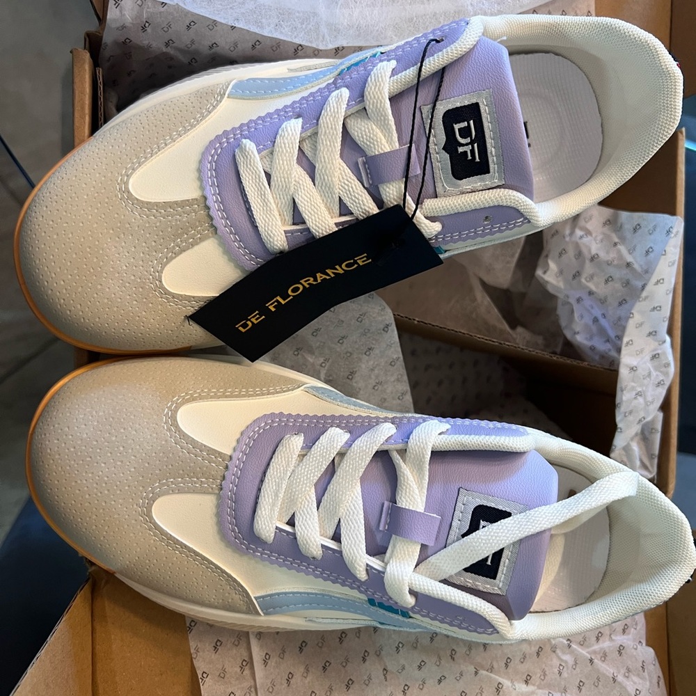 **NWT** Deflorance 	DF Cloudea™ Sneakers
Purple & Blue / 8.5
